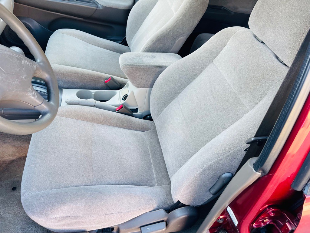 2000 Mitsubishi Montero Image 10