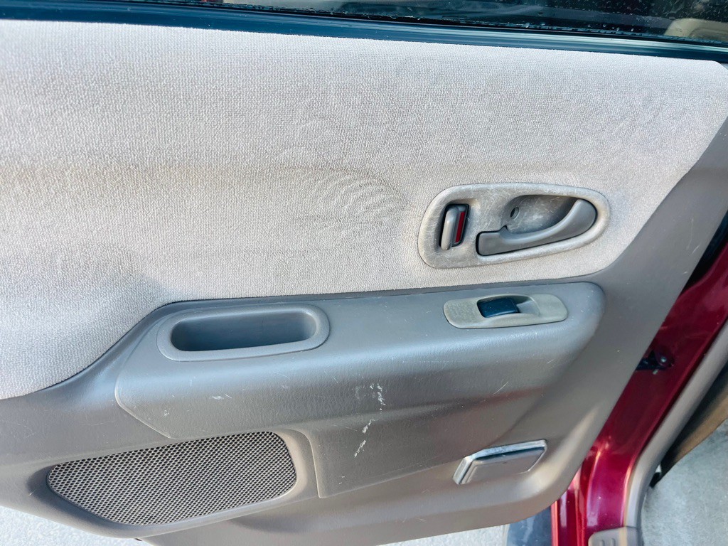 2000 Mitsubishi Montero Image 15