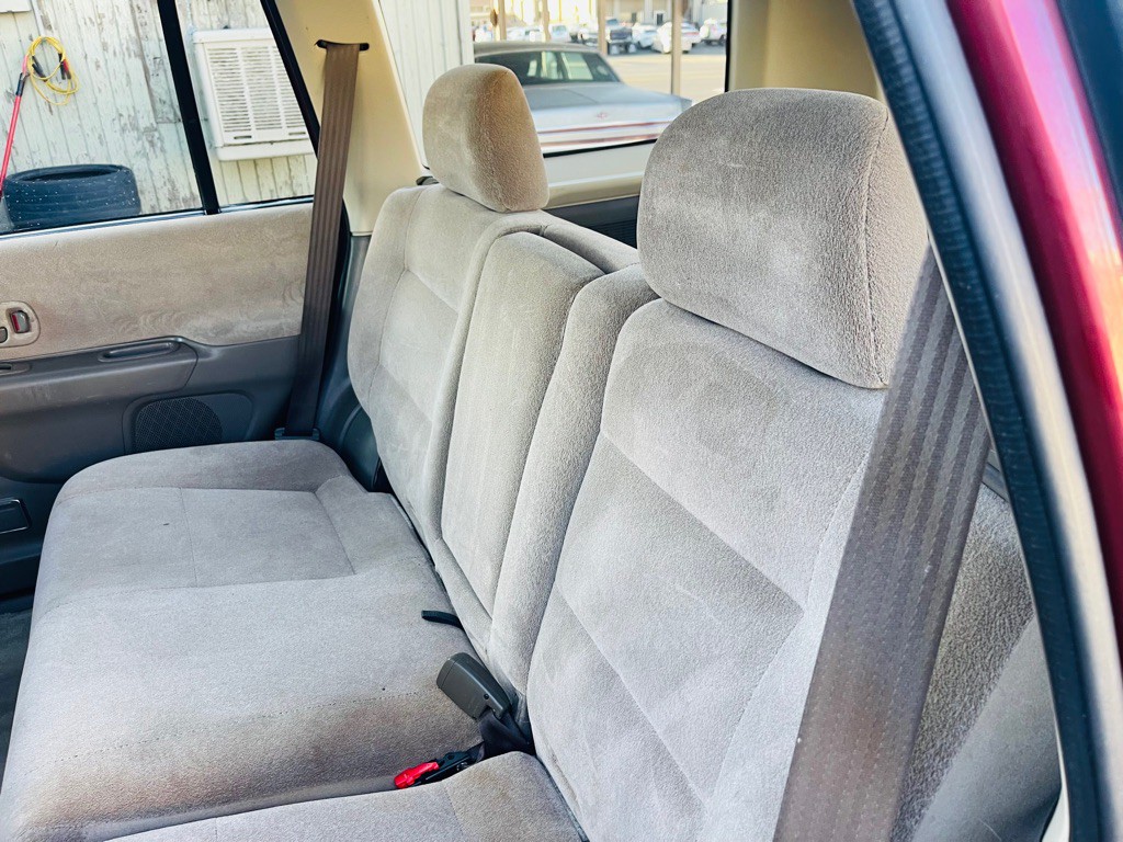 2000 Mitsubishi Montero Image 16