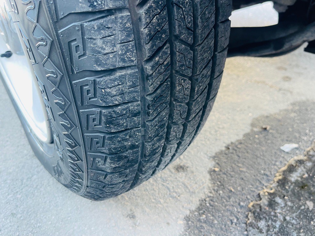 2000 Mitsubishi Montero Image 24