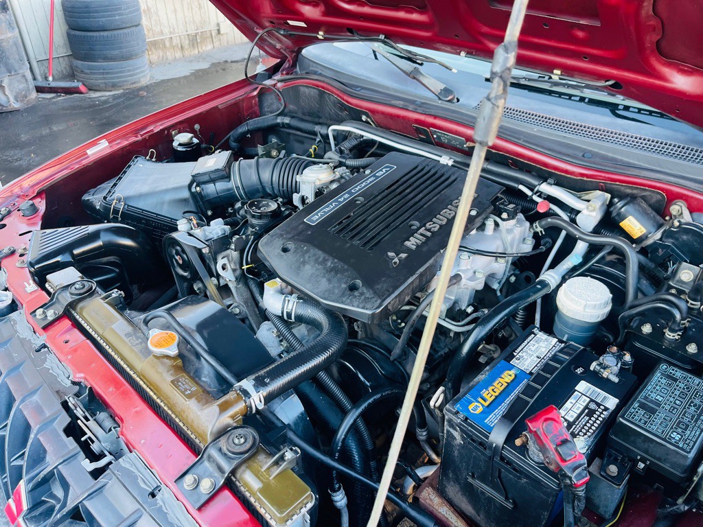 2000 Mitsubishi Montero Image 26