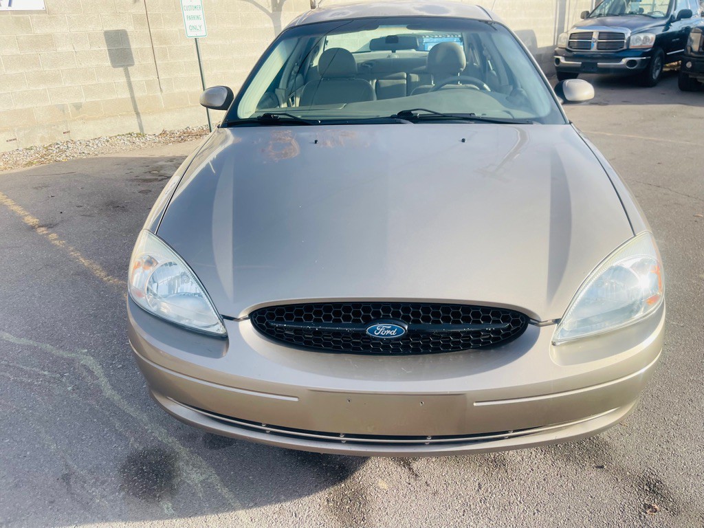 2003 Ford Taurus Image 2