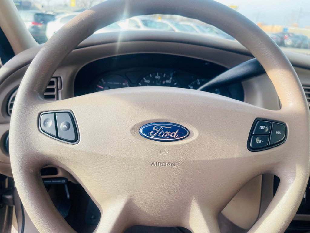 2003 Ford Taurus Image 12