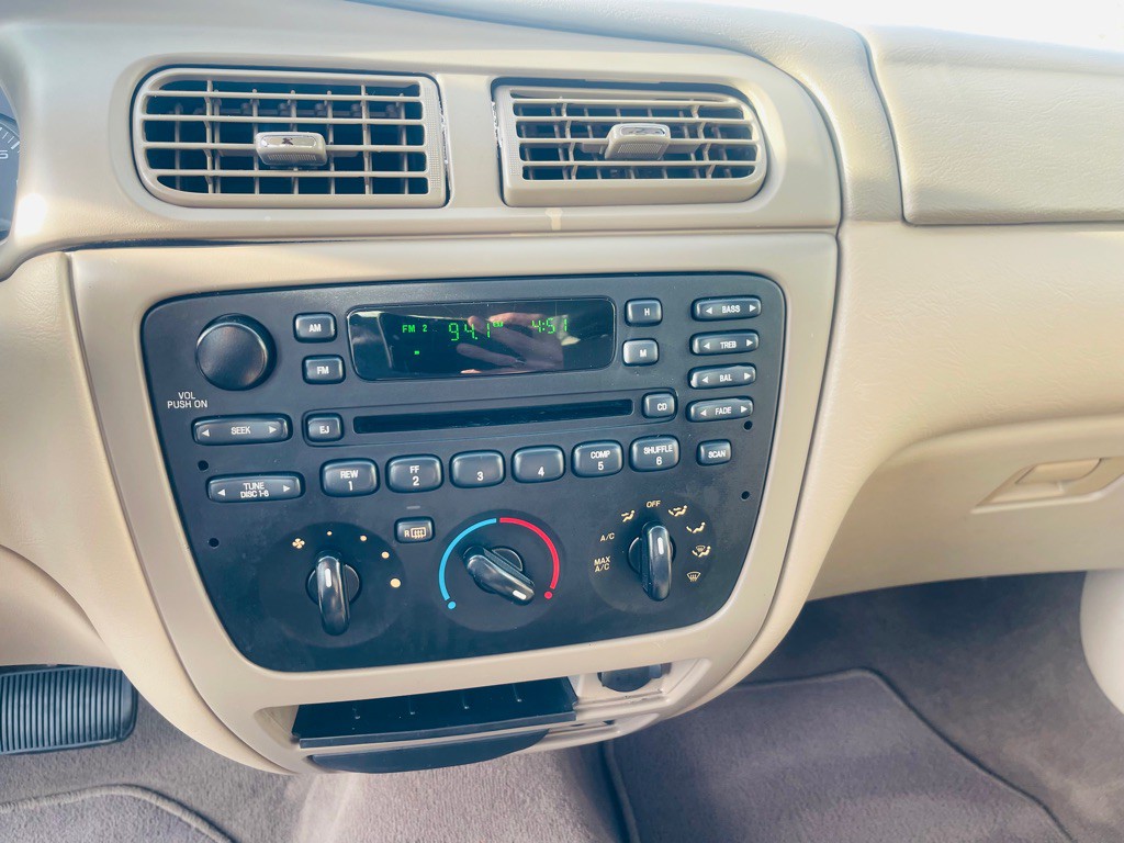 2003 Ford Taurus Image 14