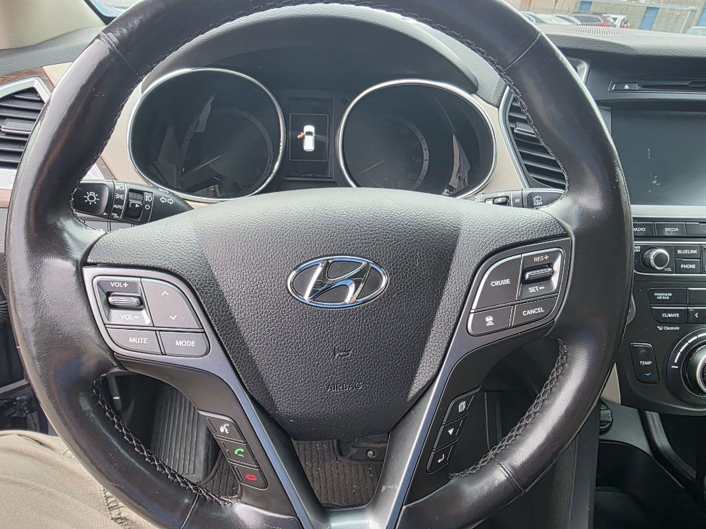 2017 Hyundai Santa Fe Image 14