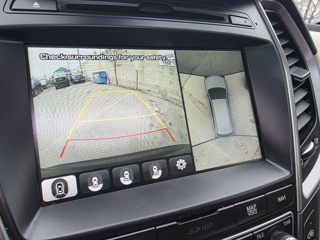 2017 Hyundai Santa Fe Image 20