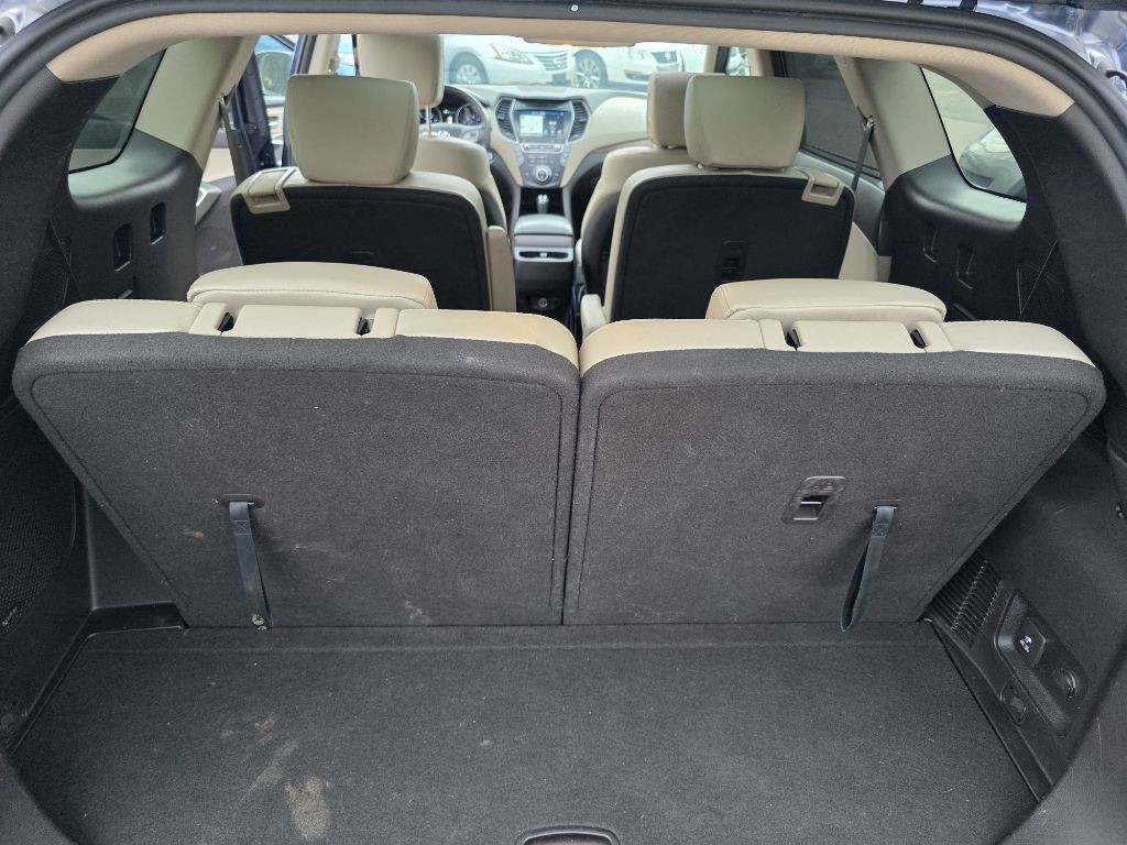2017 Hyundai Santa Fe Image 25