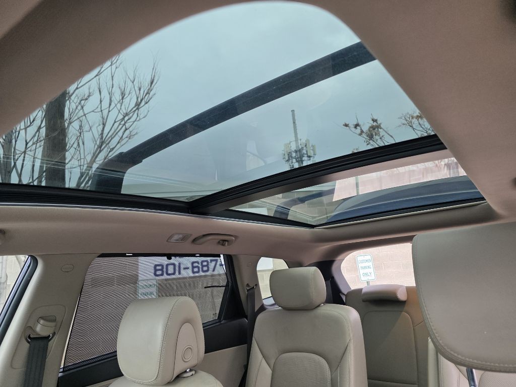 2017 Hyundai Santa Fe Image 28