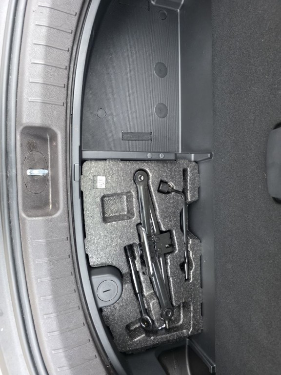 2017 Hyundai Santa Fe Image 29