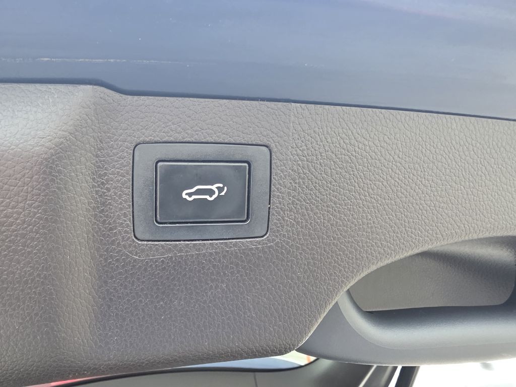 2017 Hyundai Santa Fe Image 30