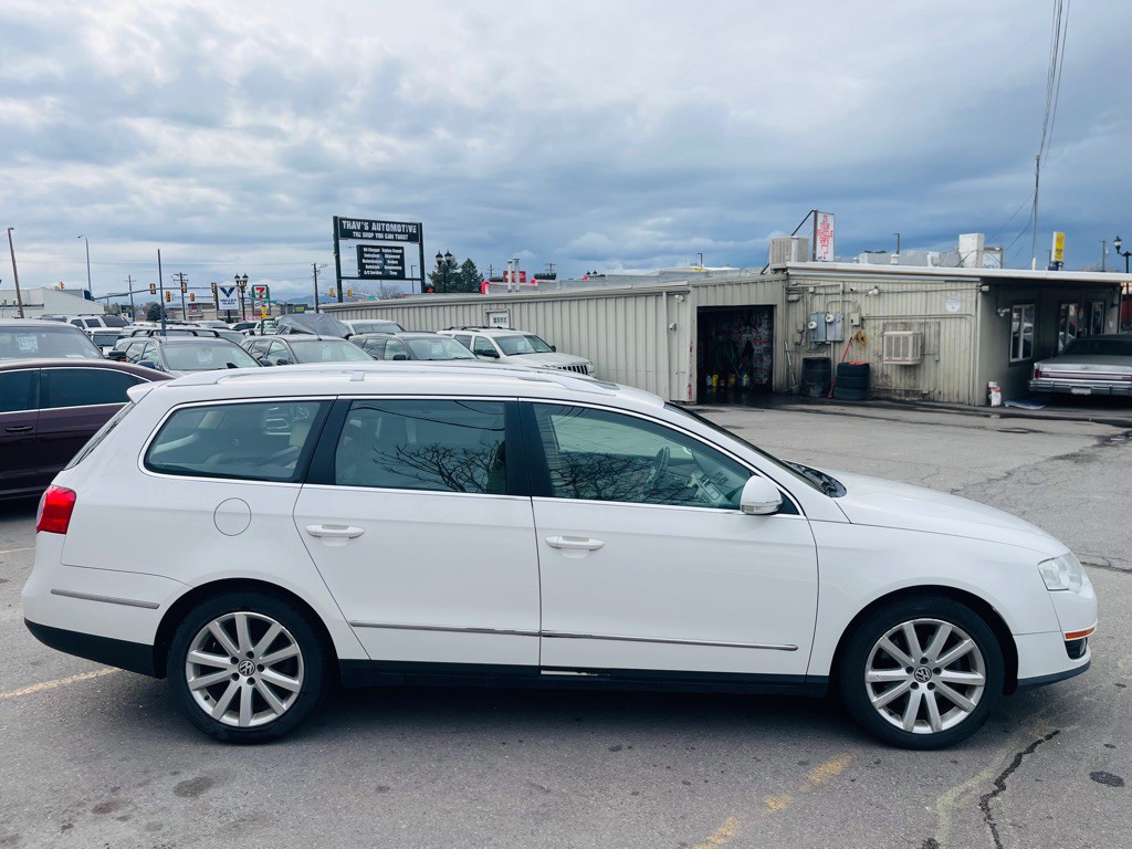 2010 Volkswagen Passat Image 4