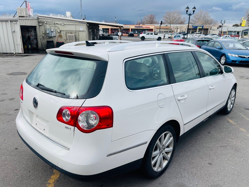 2010 Volkswagen Passat Image 5