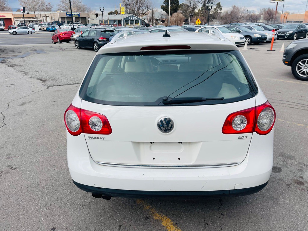 2010 Volkswagen Passat Image 6