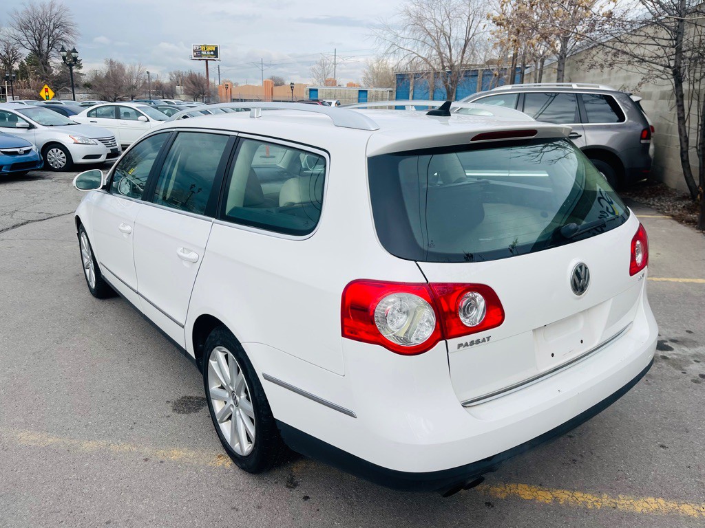 2010 Volkswagen Passat Image 7