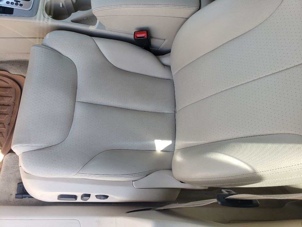 2010 Volkswagen Passat Image 10