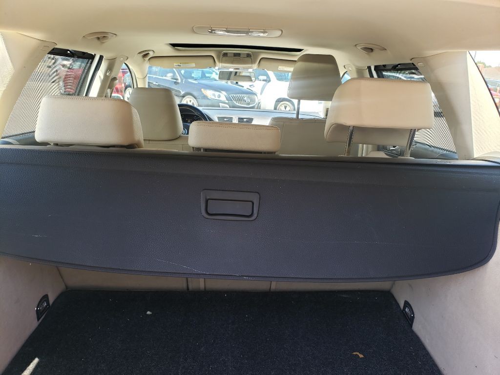 2010 Volkswagen Passat Image 23