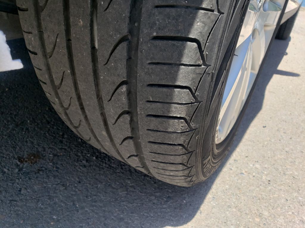 2010 Volkswagen Passat Image 27