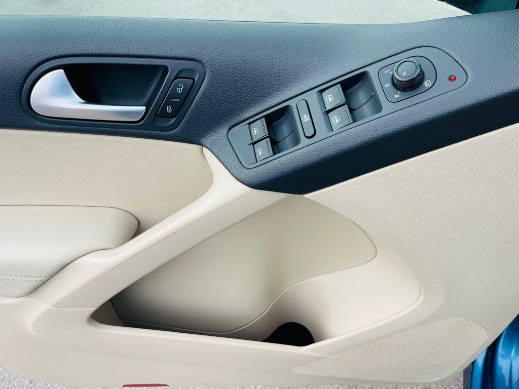 2017 Volkswagen Tiguan Image 9