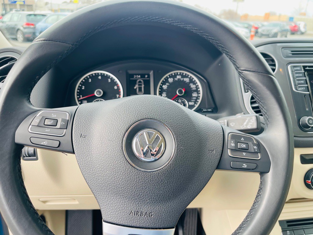 2017 Volkswagen Tiguan Image 12