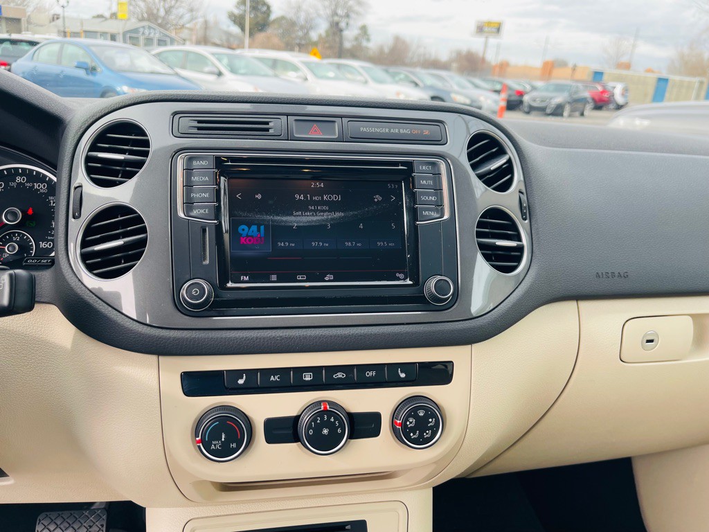 2017 Volkswagen Tiguan Image 14