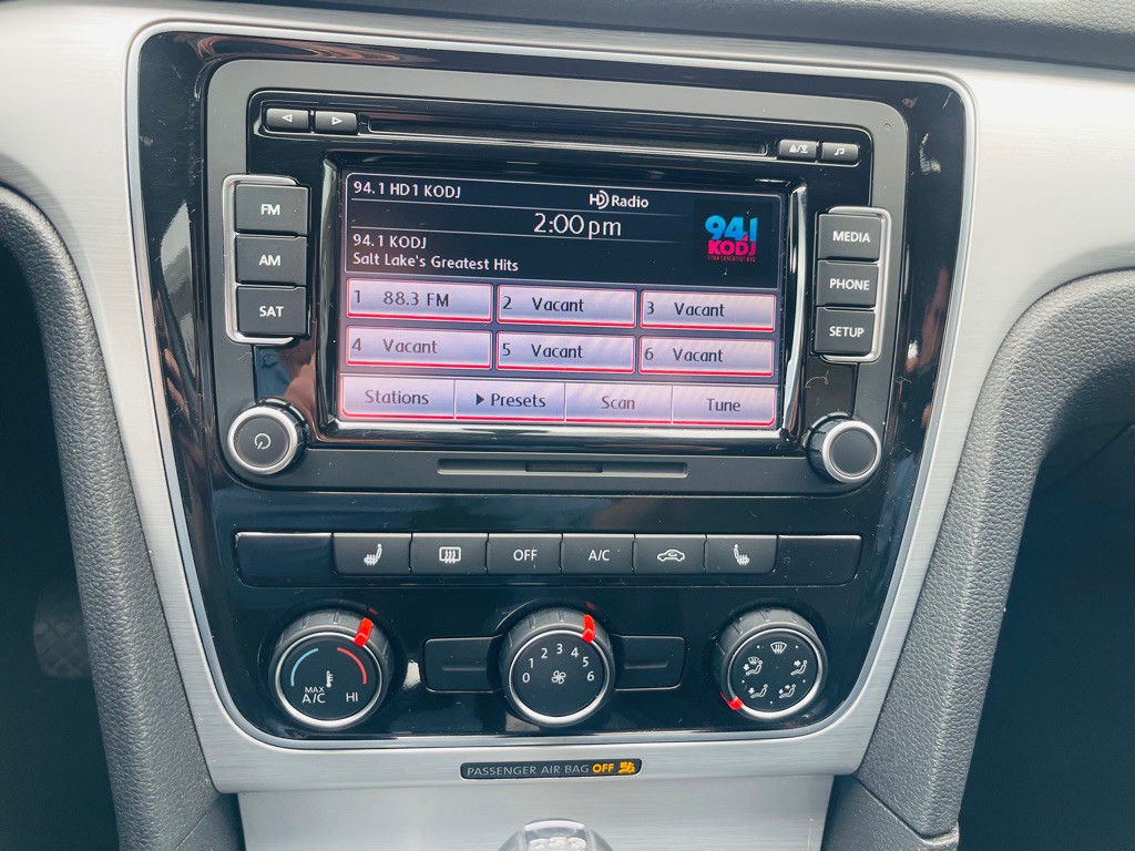 2013 Volkswagen Passat Image 13