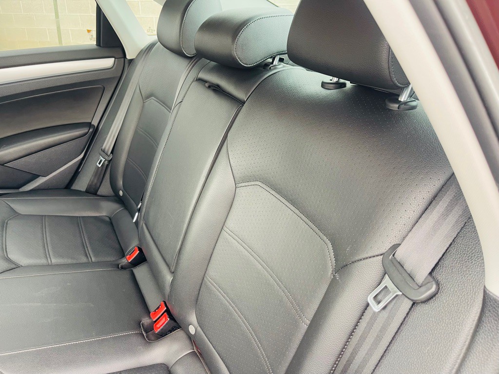 2013 Volkswagen Passat Image 16