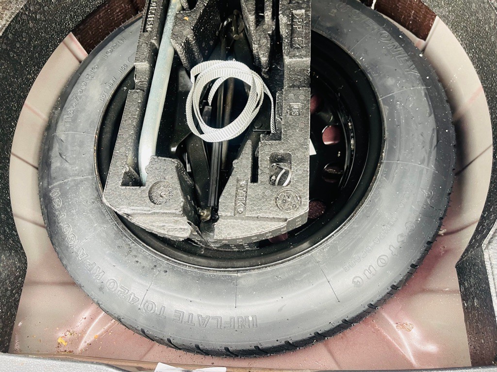 2013 Volkswagen Passat Image 19