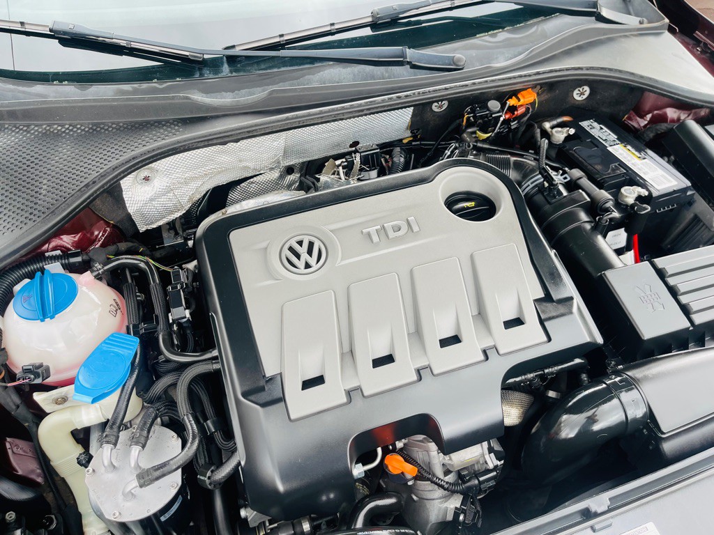 2013 Volkswagen Passat Image 26