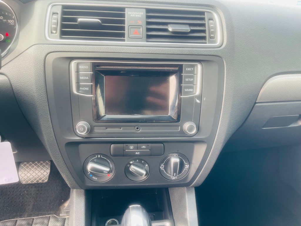 2017 Volkswagen Jetta Image 14