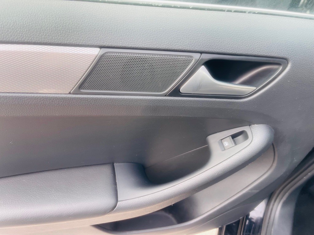 2017 Volkswagen Jetta Image 16