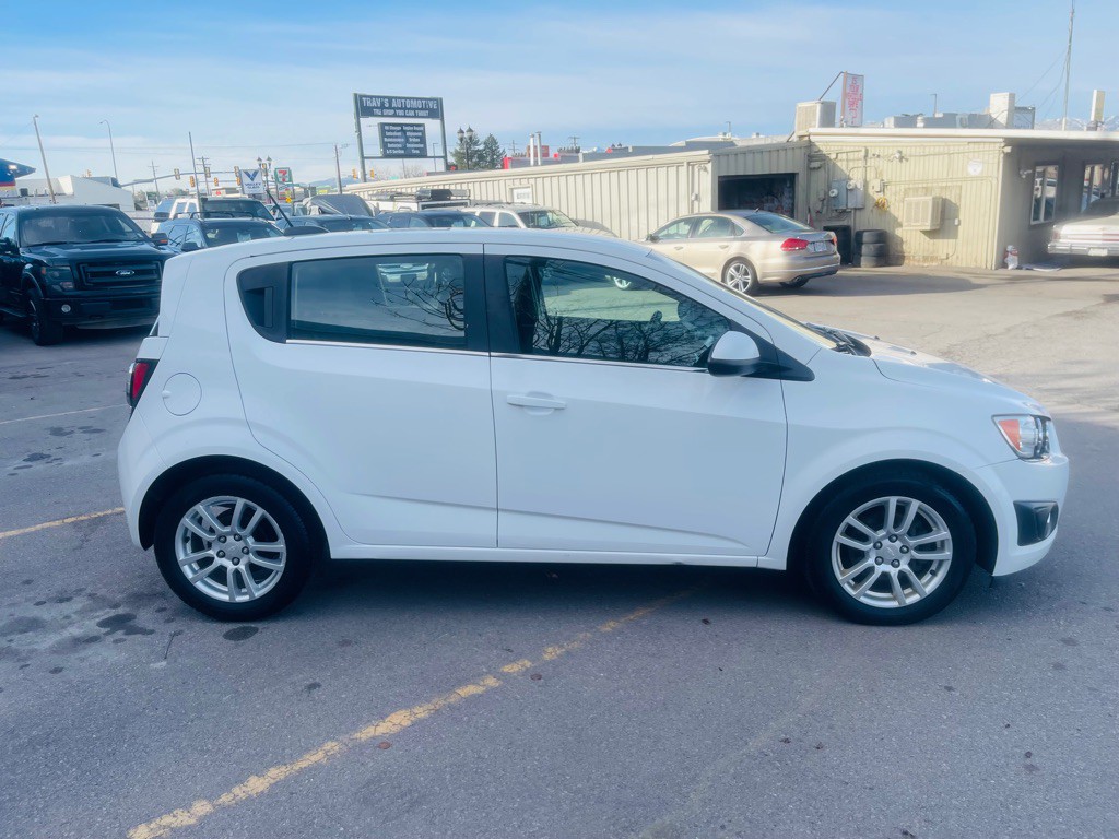 2015 Chevrolet Sonic Image 4