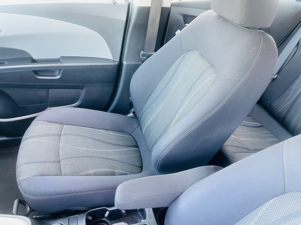 2015 Chevrolet Sonic Image 11