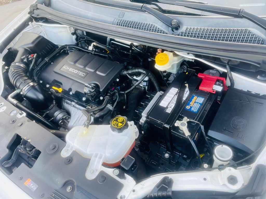 2015 Chevrolet Sonic Image 24