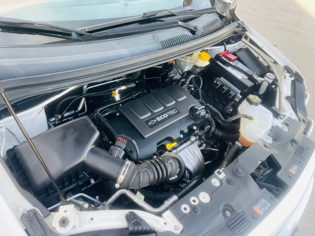 2015 Chevrolet Sonic Image 25