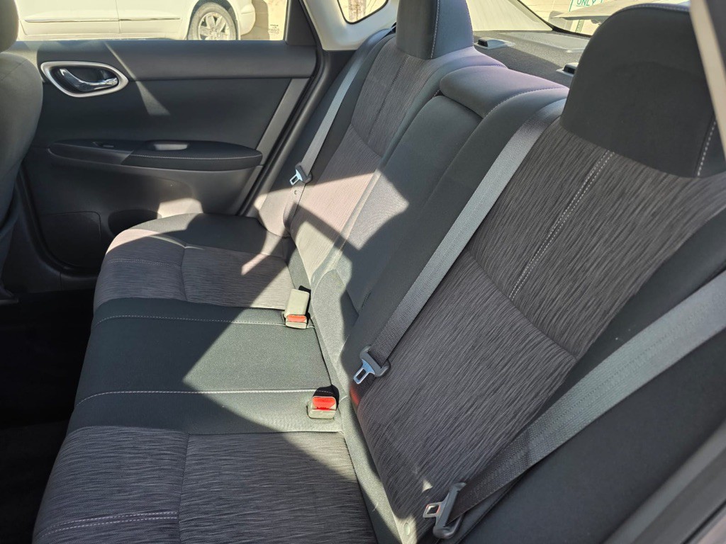 2015 Nissan Sentra Image 22