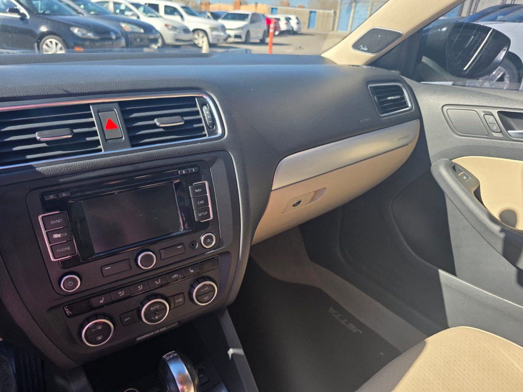 2013 Volkswagen Jetta Image 13