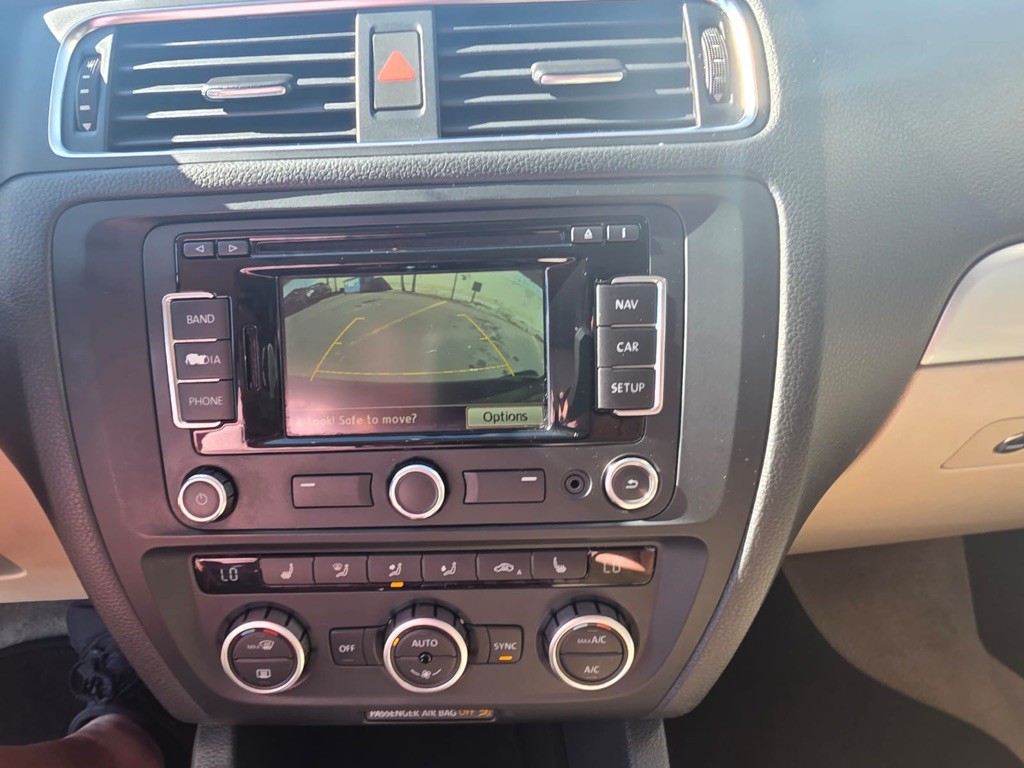 2013 Volkswagen Jetta Image 18