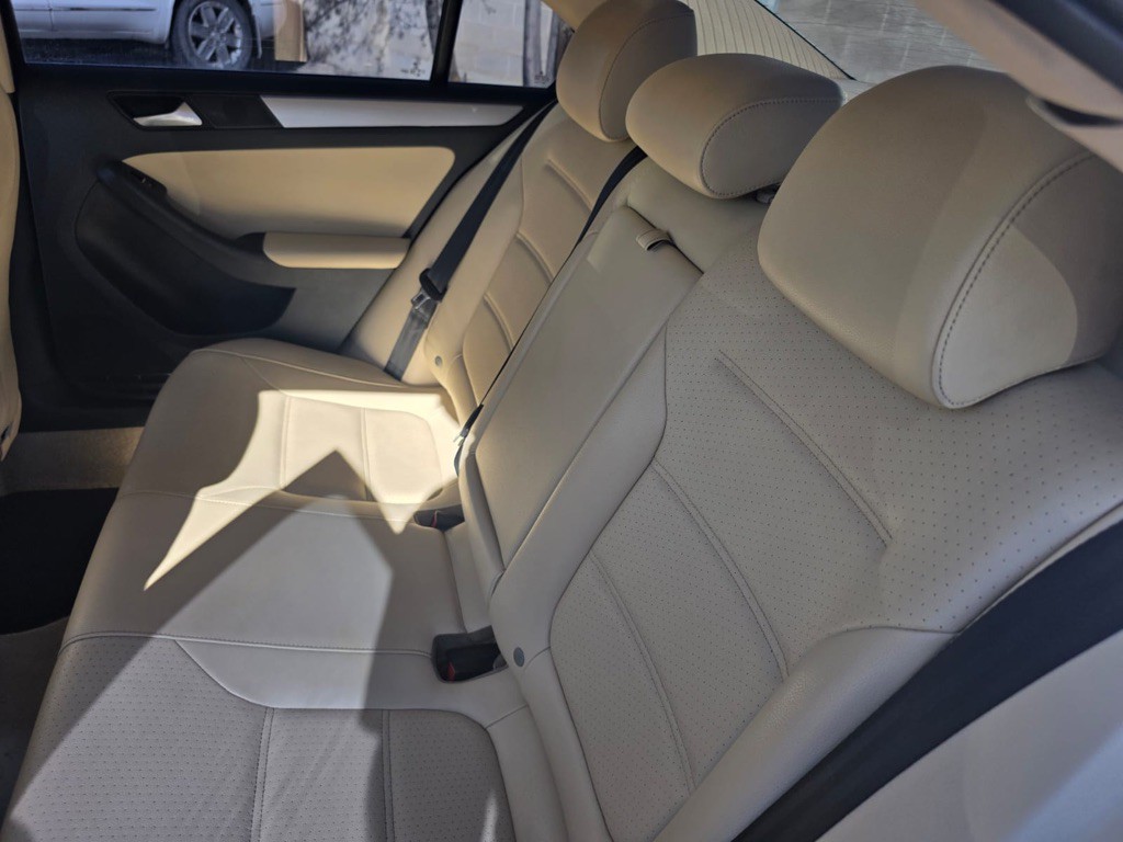 2013 Volkswagen Jetta Image 20