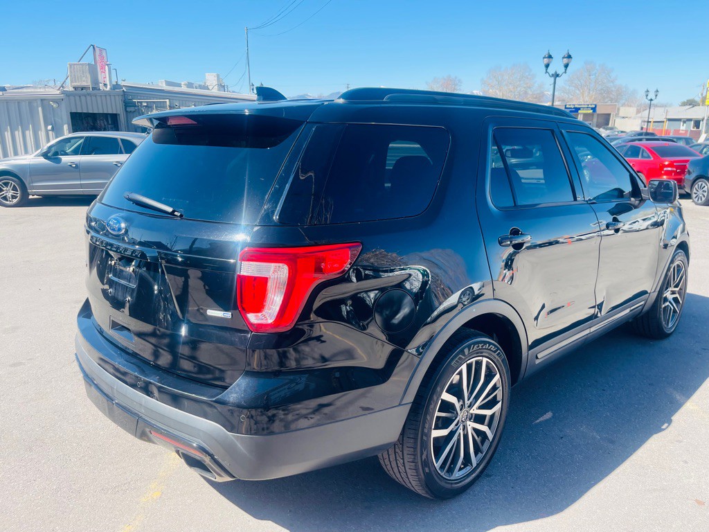 2016 Ford Explorer Image 5