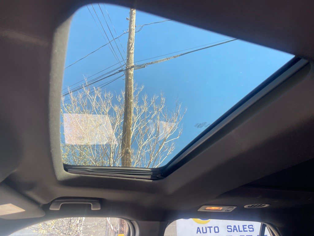 2016 Ford Explorer Image 16