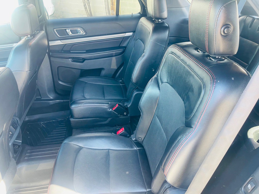 2016 Ford Explorer Image 19
