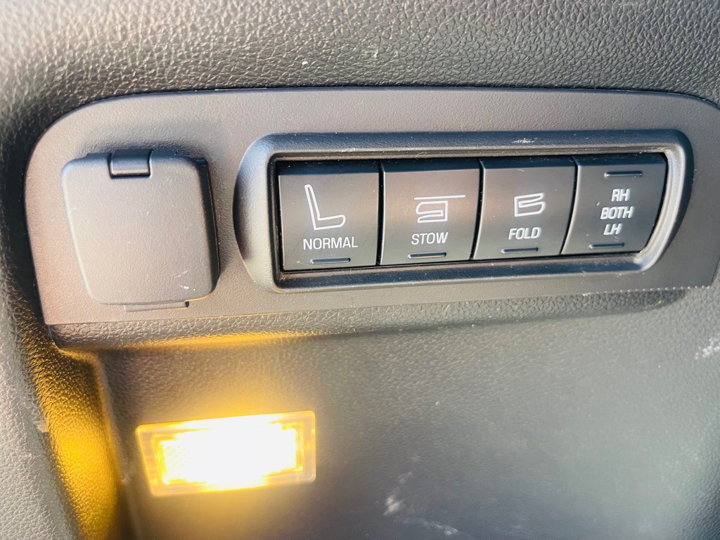 2016 Ford Explorer Image 23