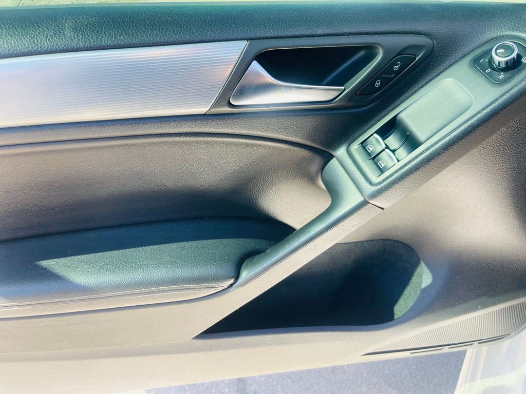 2012 Volkswagen Golf Image 9