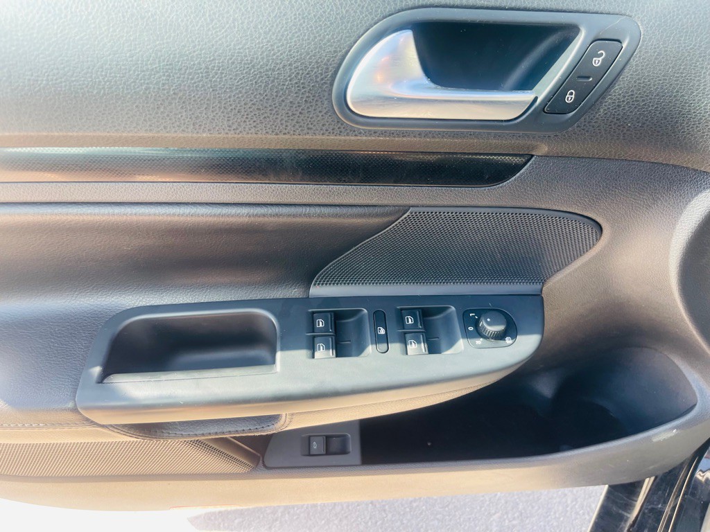 2012 Volkswagen Jetta Image 9