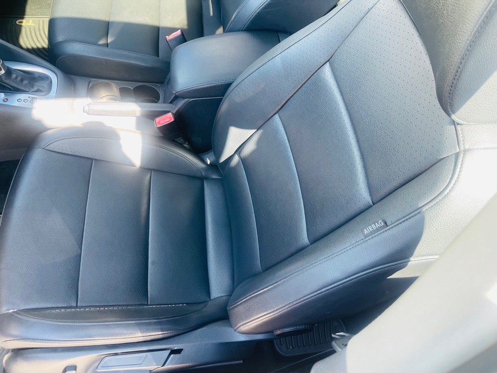 2012 Volkswagen Jetta Image 10