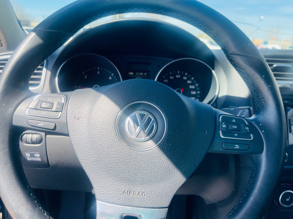 2012 Volkswagen Jetta Image 12