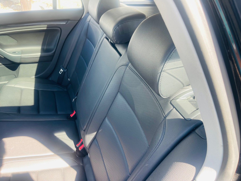 2012 Volkswagen Jetta Image 16