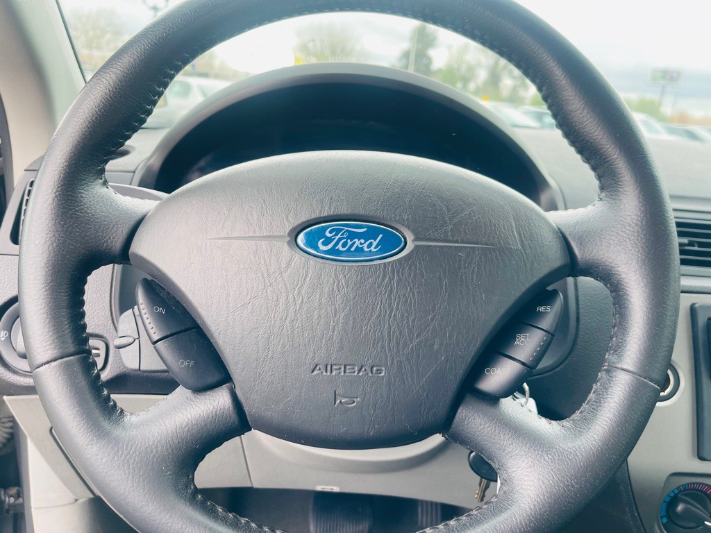 2007 Ford Focus Image 12