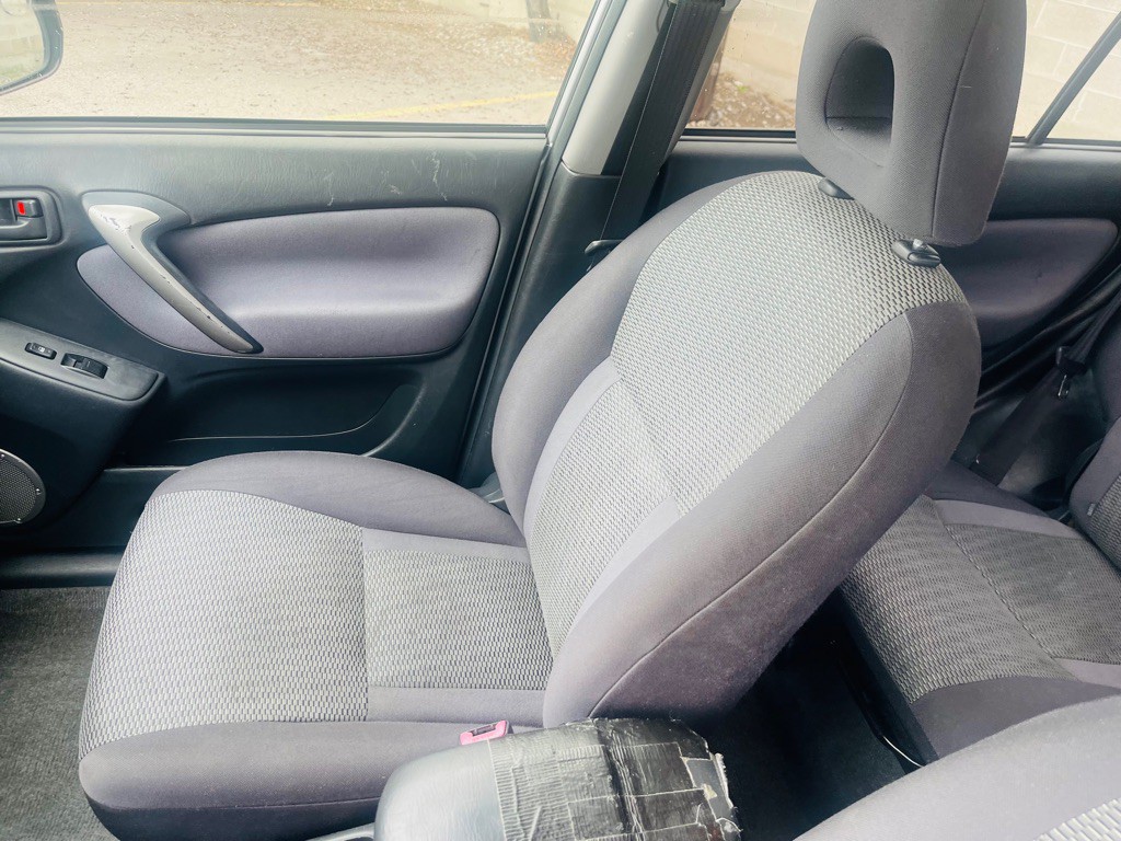 2004 Toyota Rav4 Image 11