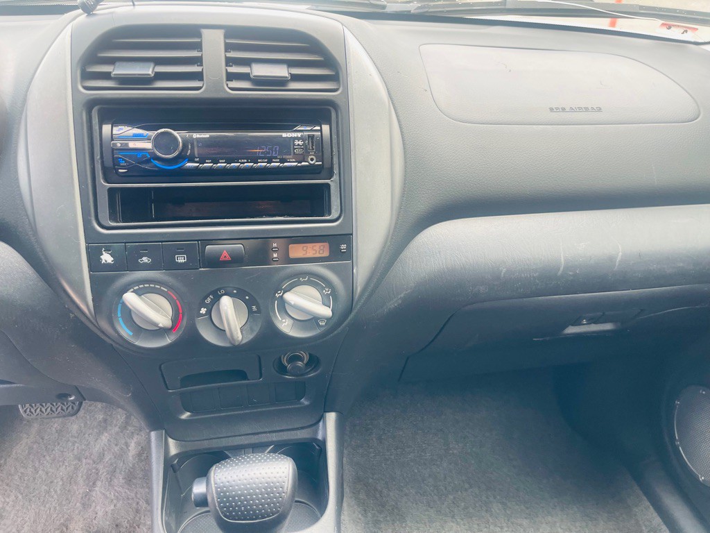 2004 Toyota Rav4 Image 14